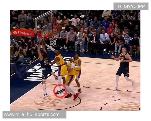 浓眉谈球队进攻体系强调球权转移与身体移动自己非常适应